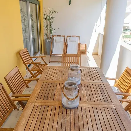 Spring I1 By The Pool Apartman